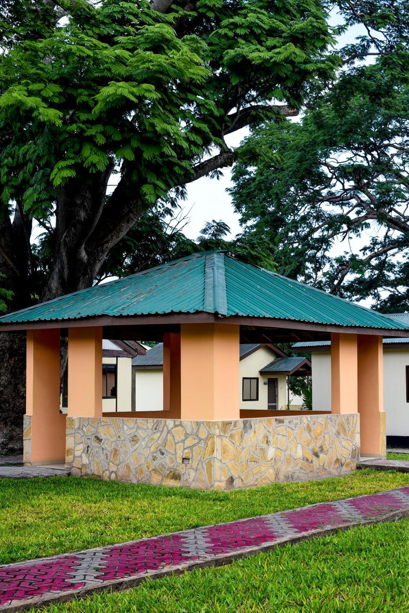 Mgulani Lodge Hotel Dar es Salaam Buitenkant foto